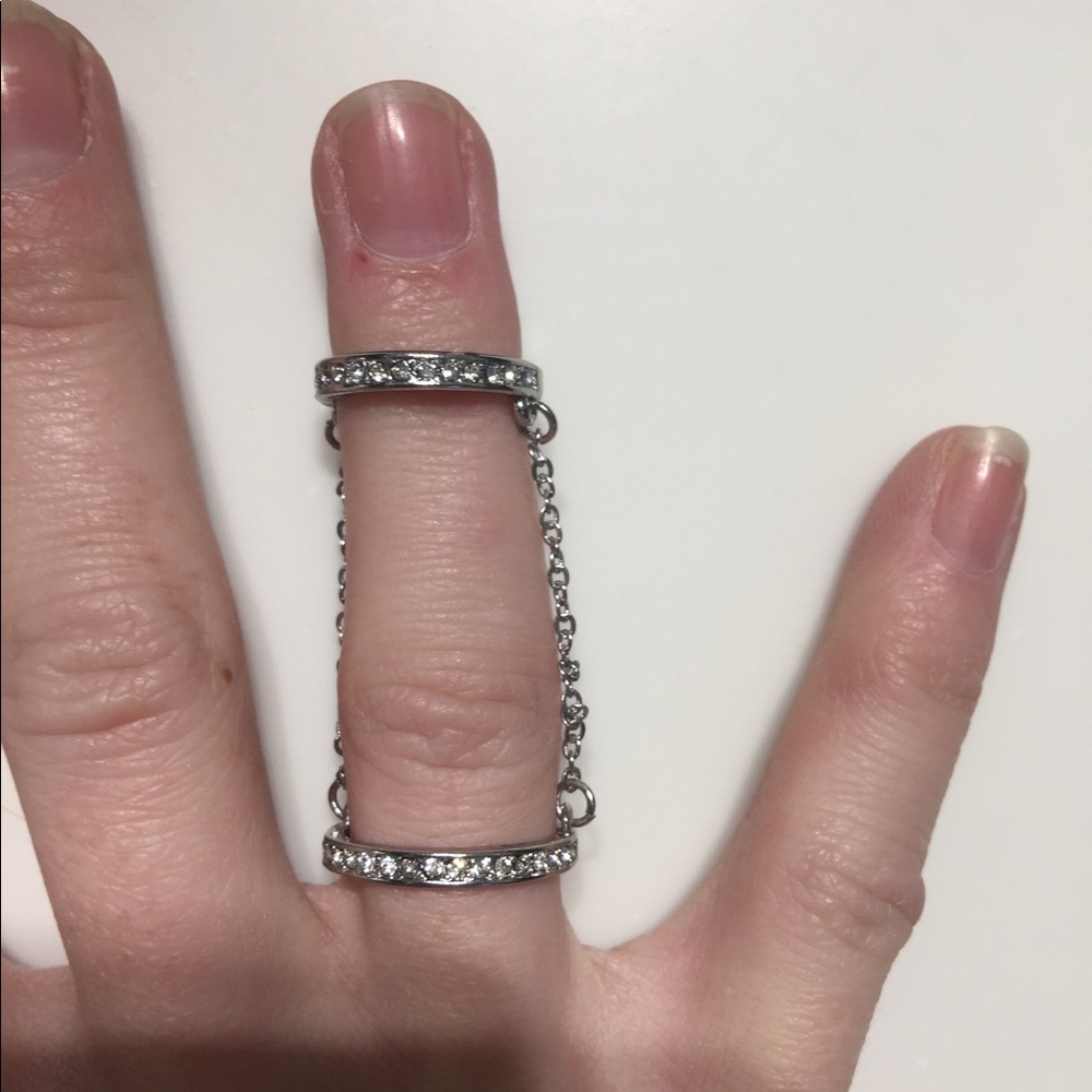 Silver ring - Picture 2 of 3